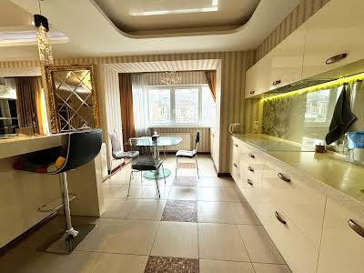 квартира за адресою Тарасівська вул., 21