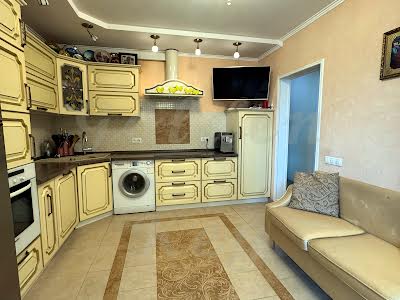 квартира за адресою Драгомвнова, 12А