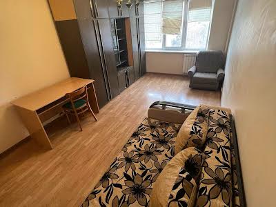 квартира за адресою Академіка Булаховського вул., 22