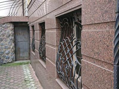 комерційна за адресою Громадянська вул., 5