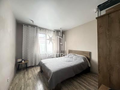 квартира за адресою Київ, Софії Русової вул., 3