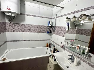 квартира за адресою Рибальська вул., 8