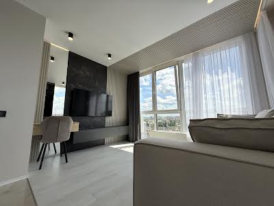 квартира за адресою Салютна вул., 2к18