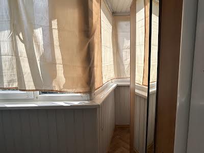 квартира за адресою Автозаводська вул., 5