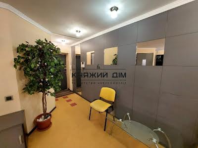 комерційна за адресою Жилянська вул., 62/64