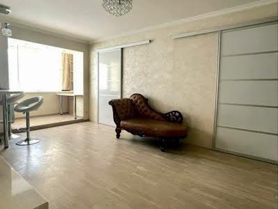 квартира за адресою Тополева вул., 5