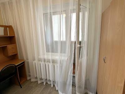квартира за адресою Анни Ахматової вул., 16-Г