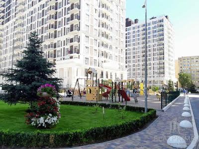квартира за адресою Максимовича вул., 28д