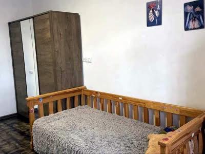 квартира за адресою Ревуцького вул., 21