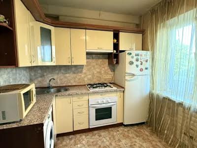 квартира за адресою Академіка Булаховського вул., 28-В