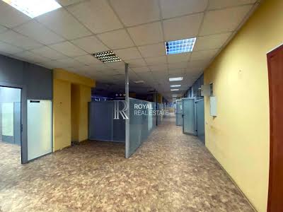 комерційна за адресою Біличанська вул., 44а
