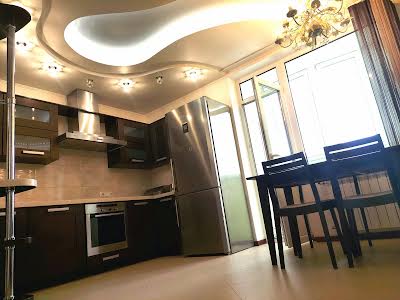 квартира за адресою Дніпровська набережна вул., 19-А