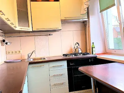 квартира за адресою Новодарницька вул., 27
