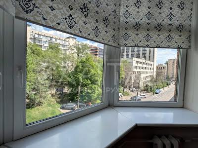 квартира по адресу вул. Дмитрівська, 13