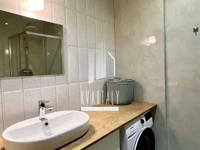 квартира за адресою Київ, Салютна вул., 2