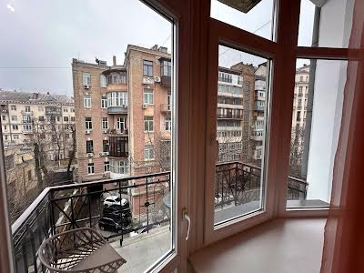 квартира за адресою Шовковична вул., 16-Б