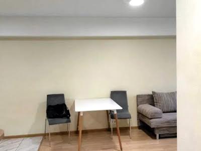 квартира за адресою Машинобудівна вул., 10