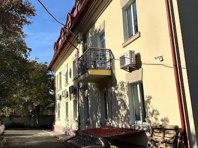 коммерческая по адресу Стратегическое шоссе (Науки), 16
