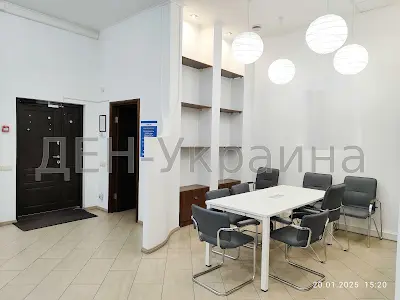 комерційна за адресою Юрія Шумського вул., 1-а