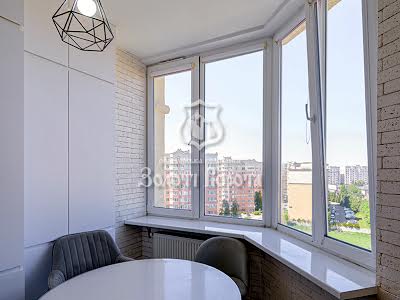 квартира за адресою Андрія Малишка вул. (Льва Толстого), 81