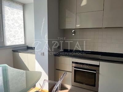квартира за адресою Райдужна вул., 37