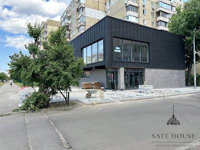 комерційна за адресою Ревуцького вул., 35а
