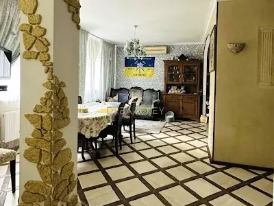 дом по адресу с. Гнедин, нова, 111