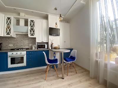 квартира за адресою Київ, Практична вул., 3