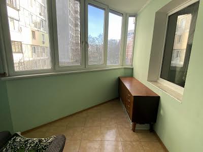 квартира за адресою Срібнокільська вул., 8А