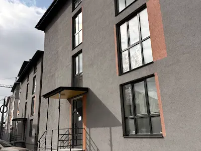 квартира за адресою Вишнева вул., 8