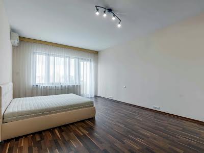 квартира за адресою Кропивницького вул., 10
