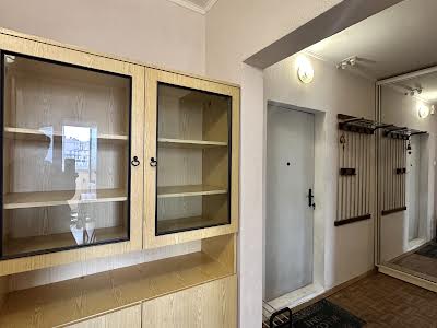 квартира за адресою Анни Ахматової вул., 43