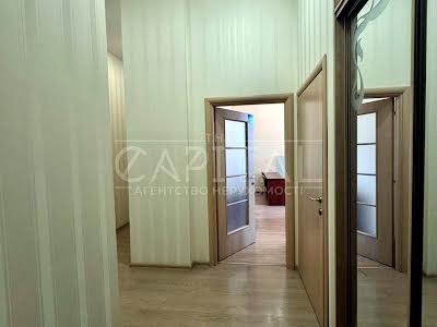 комерційна за адресою Саксаганського вул., 115