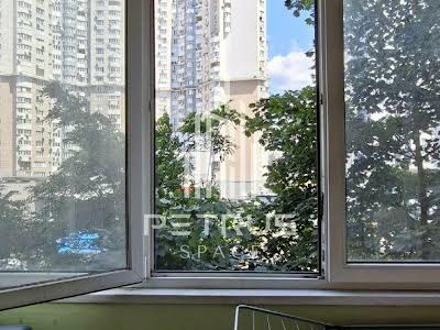 квартира за адресою Срібнокільська вул., 4
