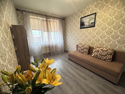 квартира за адресою Українська вул., 83Б