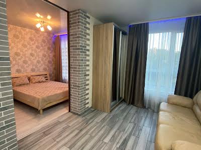 квартира за адресою Олени Теліги вул., 25