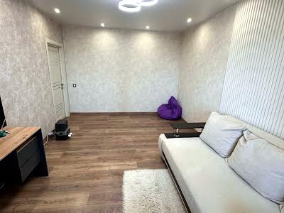 квартира по адресу Верховинная ул., 5А