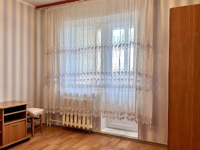 квартира за адресою Автозаводська вул., 15А