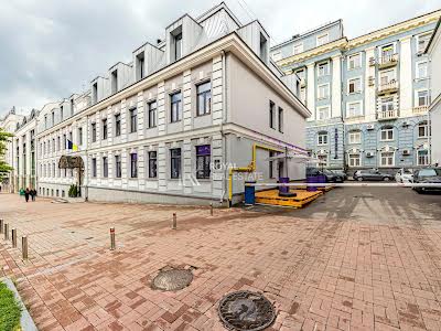 комерційна за адресою Богдана Хмельницького вул., 9