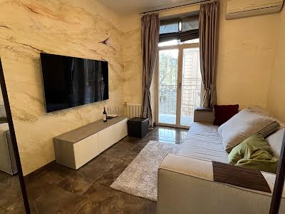 квартира за адресою Круглоуніверситетська вул., 13
