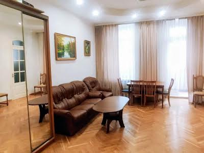 квартира по адресу Киев, Олеся Гончара ул., 32-Б
