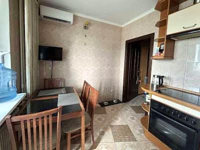 квартира за адресою Новаторів вул., 22-А