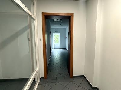 комерційна за адресою Івана Франка вул., 5б