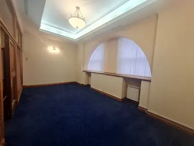 комерційна за адресою Новокостянтинівська вул., 13