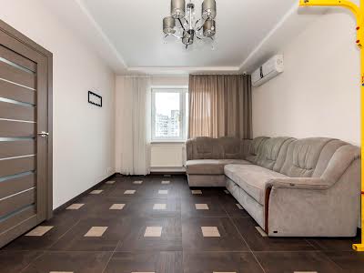 квартира за адресою Драгоманова вул., 25