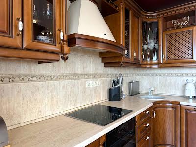 квартира за адресою Верховинна вул., 37