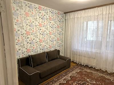 квартира за адресою Ревуцького вул., 18