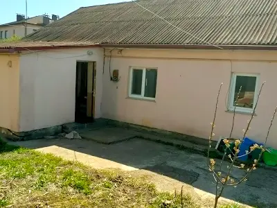 будинок за адресою с. Бузова, Центральна вул.