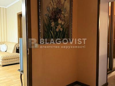 квартира по адресу Виноградный пер., 4