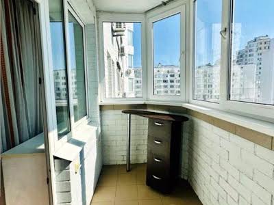 квартира по адресу Миколы Бажана просп., 12